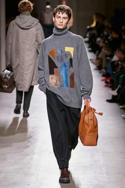 Look 24